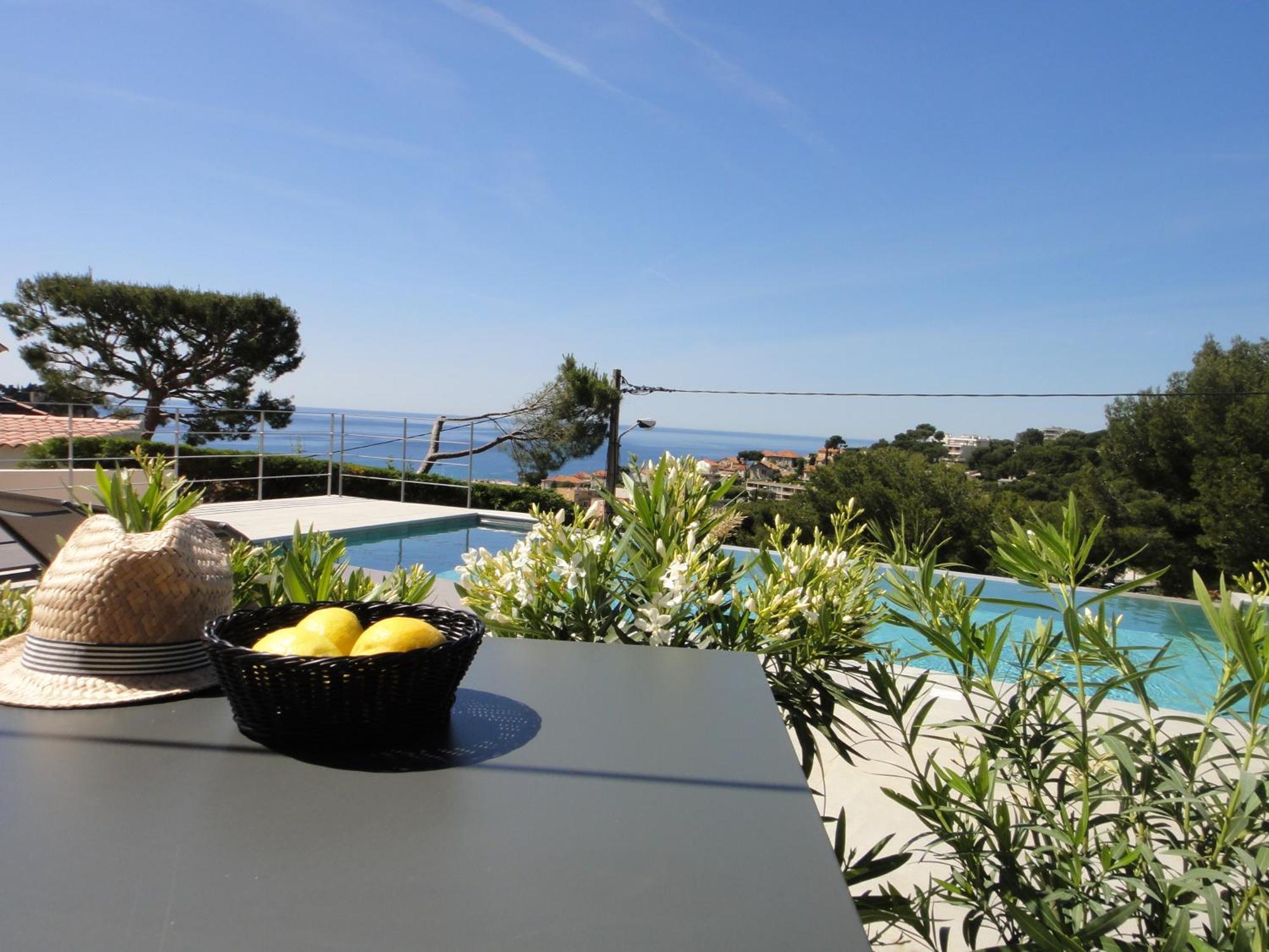 Holiday home - Maison Mediterranee - Piscine Chauffee